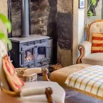 2 Bed In Oc-m30674 Hebden