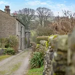 2 Bed In Oc-m30674 * Hebden