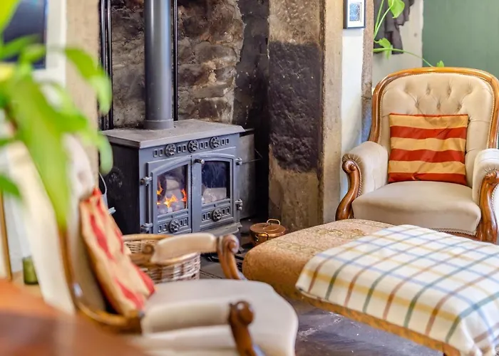 2 Bed In Oc-m30674 Hebden